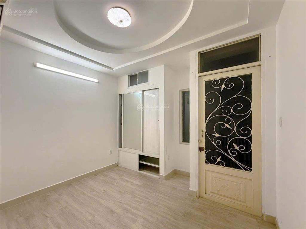 Giữ tiền an toàn nhà q.10 diện tích lớn giá chỉ 3 tỷ 760