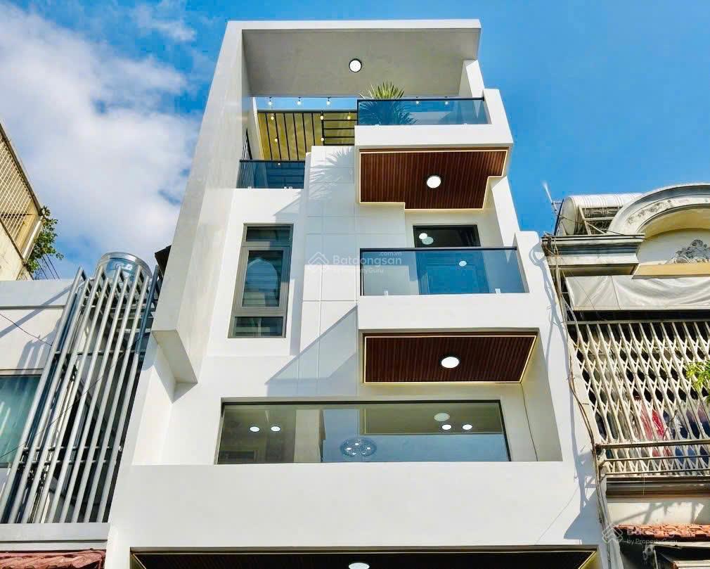 Chủ gấp bán nhà 60m² lạc long quân  ngang 4m cực thoáng