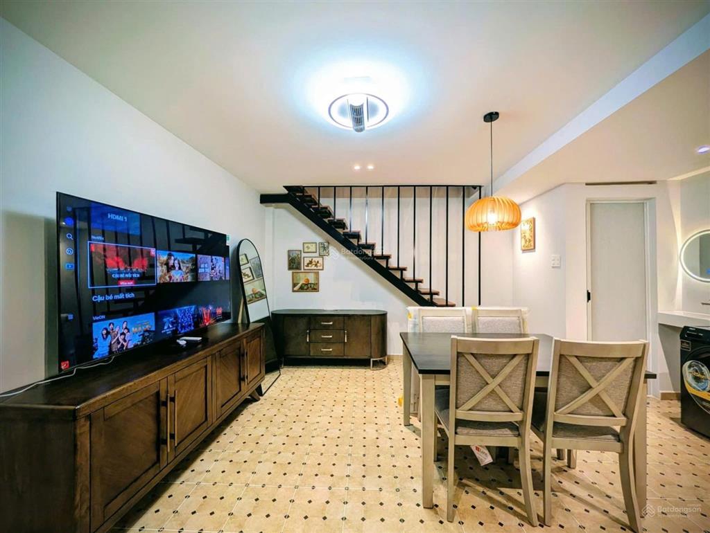 Nhà đẹp dương quảng hàm  diện tích vàng 4x14,75m  giá chỉ 2 tỷ 560