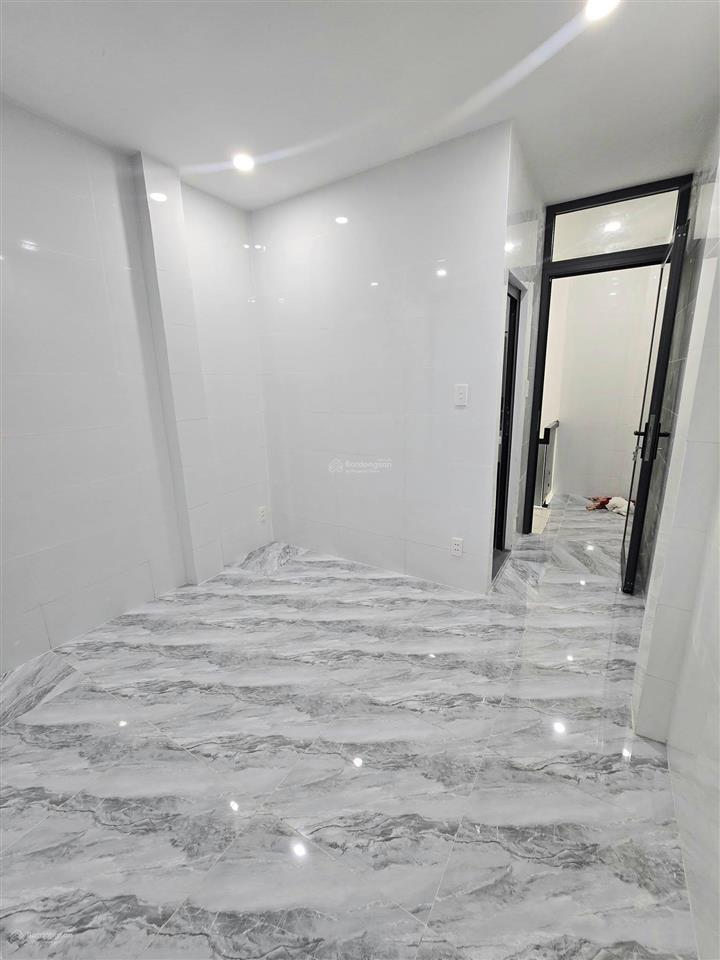 Ngỡ ngàng nhà phú nhuận 53m²  sát mặt tiền lê văn sỹ mà giá chỉ 2 tỷ 670!