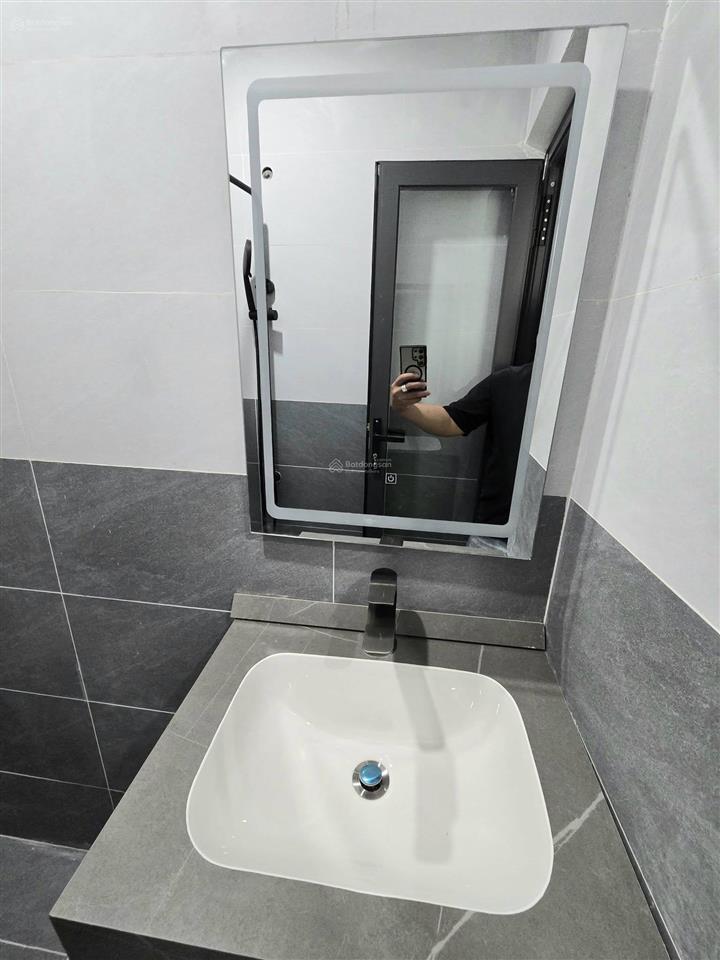 Ngỡ ngàng nhà phú nhuận 53m²  sát mặt tiền lê văn sỹ mà giá chỉ 2 tỷ 670!