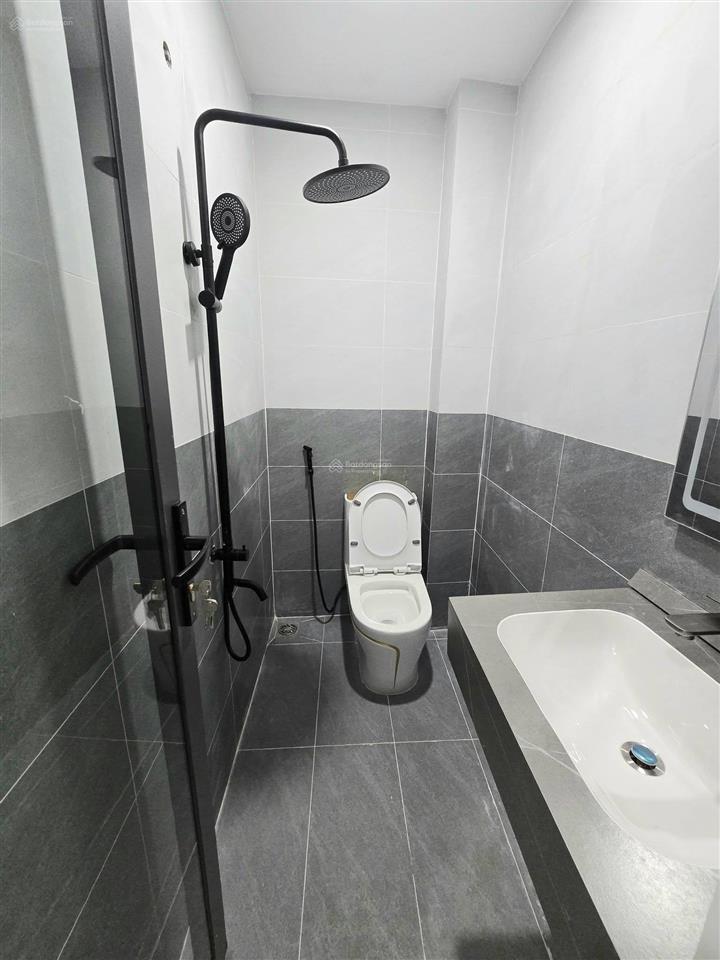 Ngỡ ngàng nhà phú nhuận 53m²  sát mặt tiền lê văn sỹ mà giá chỉ 2 tỷ 670!