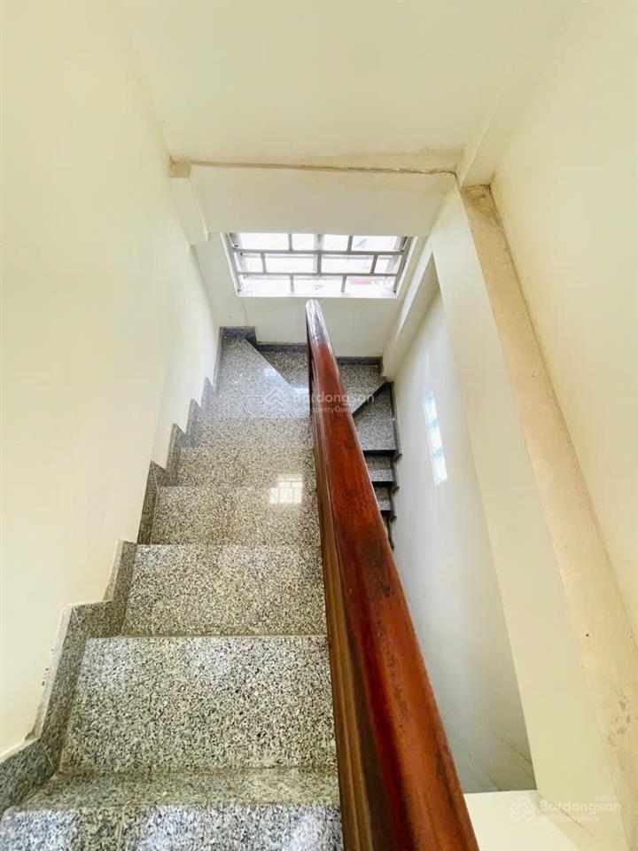 Gia đình tôi cần bán gấp nhà đoàn văn bơ diện tích 51m2 giá 1 tỷ 820