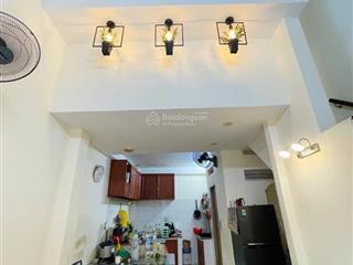 Gia đình tôi cần bán gấp nhà đoàn văn bơ diện tích 51m2 giá 1 tỷ 820