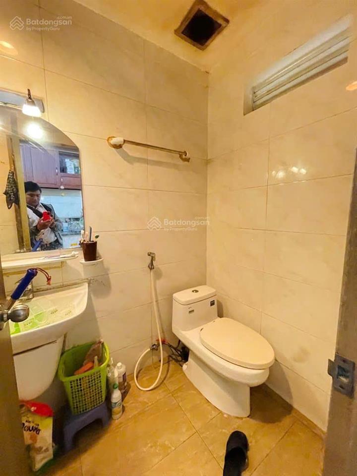Gia đình tôi cần bán gấp nhà đoàn văn bơ diện tích 51m2 giá 1 tỷ 820