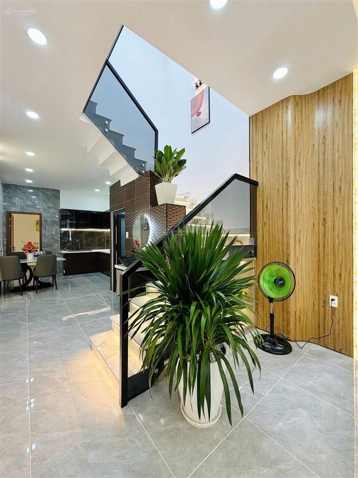 Chuyển chỗ ở nên tôi cần nhượng lại gấp nhà tô hiến thành giá 2 tỷ 550