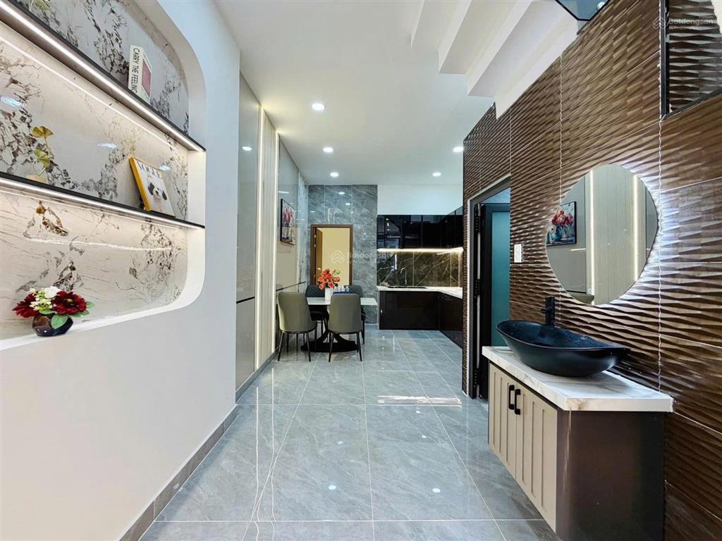 Chuyển chỗ ở nên tôi cần nhượng lại gấp nhà tô hiến thành giá 2 tỷ 550