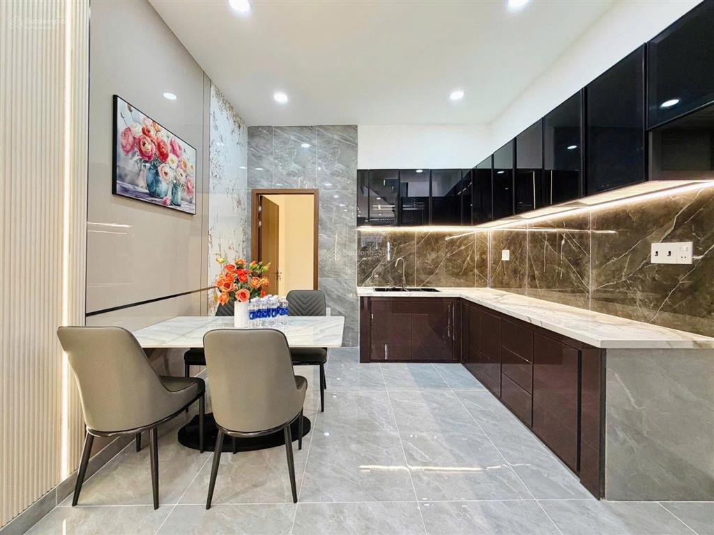 Chuyển chỗ ở nên tôi cần nhượng lại gấp nhà tô hiến thành giá 2 tỷ 550