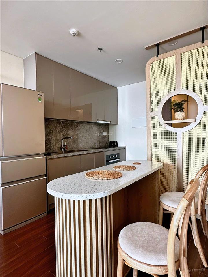 Cho thuê cc 2pn 2wc cao cấp tại masteri waterfront chỉ 16tr bao phí dịch vụ. miễn phí mối giới 100%