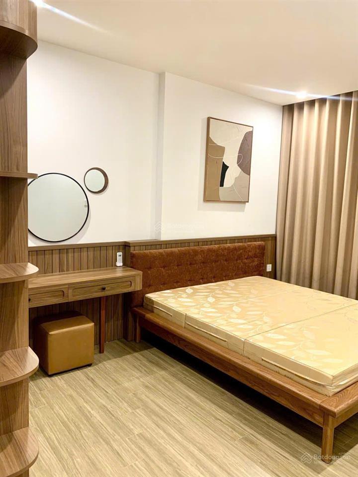 Cho thuê cc 2pn căn góc 72m2, 10 triệu, tại the pavilion  vinhomes ocean park. miễn phí môi giới