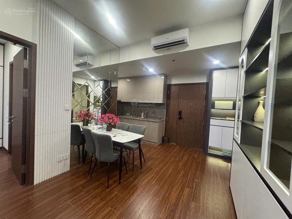 Cho thuê căn 2n2wc, full đồ mới, nội thất đẹp, 15tr tại masteri waterfront. miễn phí môi giới 100%