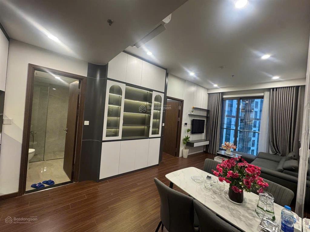 Cho thuê căn 2n2wc, full đồ mới, nội thất đẹp, 15tr tại masteri waterfront. miễn phí môi giới 100%