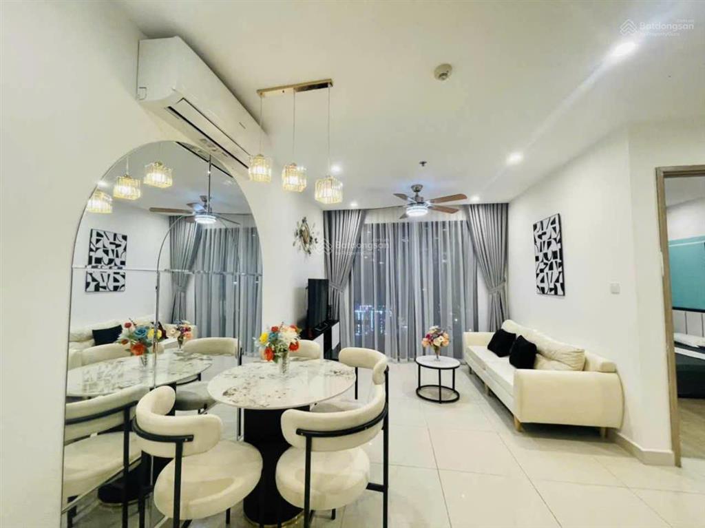Cho thuê 2n 1wc, full đồ và nội thất, 8 triệu vnd bao phí dịch vụ tại vinhomes ocean park