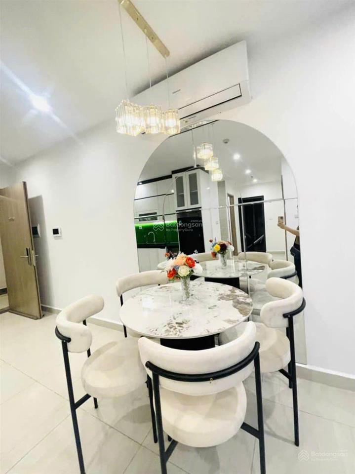 Cho thuê 2n 1wc, full đồ và nội thất, 8 triệu vnd bao phí dịch vụ tại vinhomes ocean park