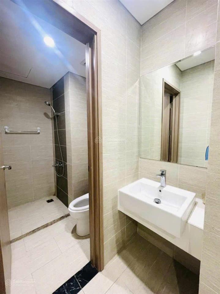 Cho thuê 2n 1wc, full đồ và nội thất, 8 triệu vnd bao phí dịch vụ tại vinhomes ocean park