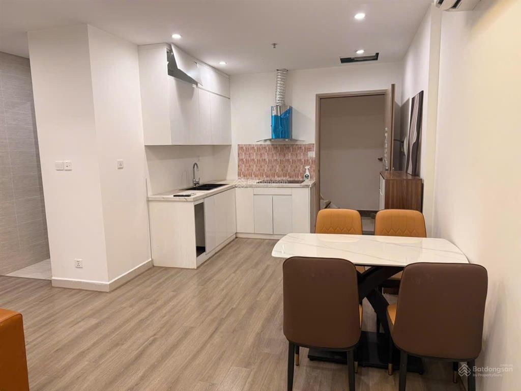Cho thuê 2n1 full đồ sàn gỗ giá 7,5tr/tháng, vào luôn
