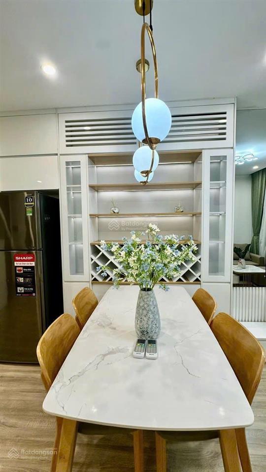 1n + full đồ view biệt thự đẹp sạch chỉ 7,5tr