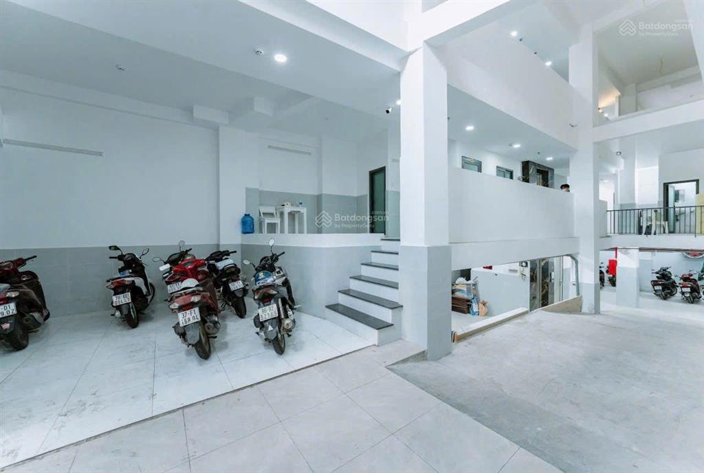 Toà nhà chdv 8 tầng 75 phòng, dt 8x25m đường 8m quang trung, thu 300tr/th giá 50 tỷ