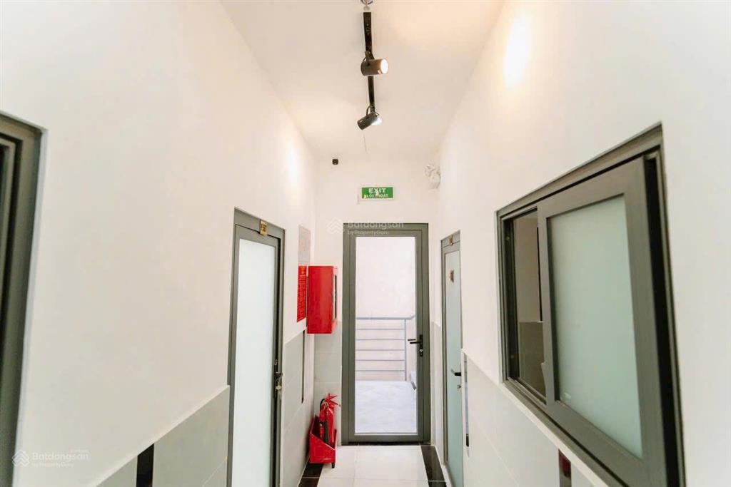 Toà nhà chdv 8 tầng 75 phòng, dt 8x25m đường 8m quang trung, thu 300tr/th giá 50 tỷ