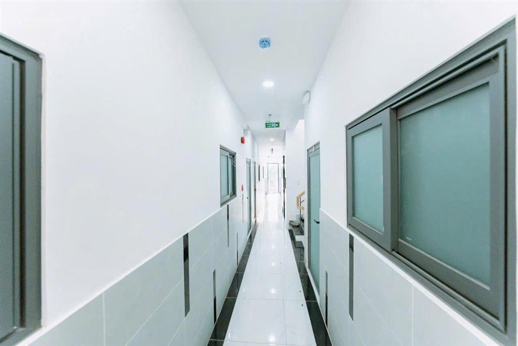Toà nhà chdv 8 tầng 75 phòng, dt 8x25m đường 8m quang trung, thu 300tr/th giá 50 tỷ