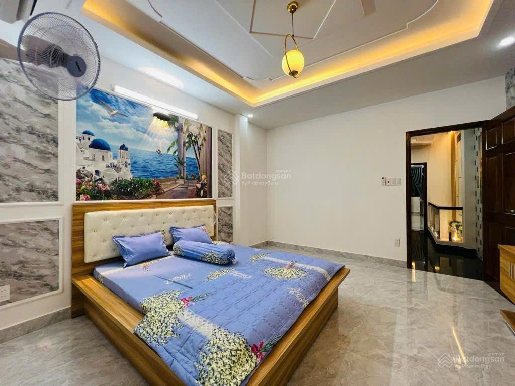 Nhà đẹp chính chủ có thang máy, dt 90m², 5 tầng hẻm xe hơi ngay emart phan huy ích hơn 9 tỷ tl