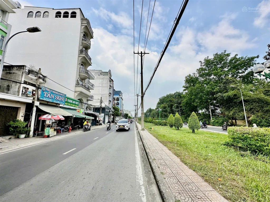 Rẻ hơn thị trường 15% mặt tiền tân sơn view sân golf, 5x30m chỉ 130tr/m2 làm khách sạn, vp