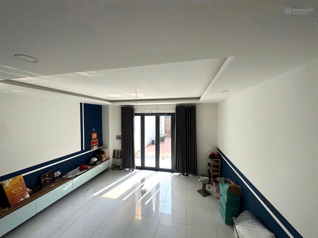 Rẻ hơn thị trường 15% mặt tiền tân sơn view sân golf, 5x30m chỉ 130tr/m2 làm khách sạn, vp