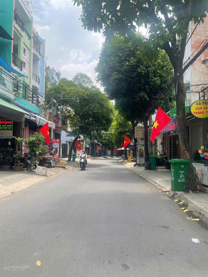 Chính chủ bán gấp nhà gò vấp 4 tầng, 4x18m vuông, đường 8m thông có lề chỉ 7.9 tỷ còn bớt