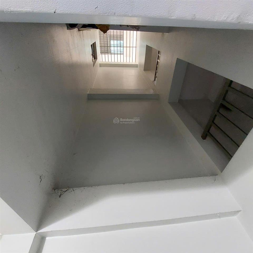 Chính chủ bán gấp nhà gò vấp 4 tầng, 4x18m vuông, đường 8m thông có lề chỉ 7.9 tỷ còn bớt