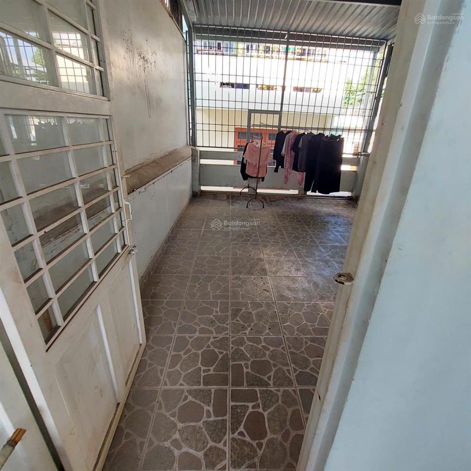 Chính chủ bán gấp nhà gò vấp 4 tầng, 4x18m vuông, đường 8m thông có lề chỉ 7.9 tỷ còn bớt