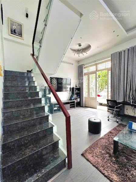 Mặt tiền đường số 9 gần công viên làng hoa, dt 10x23m ngộp gấp bán giá 22 tỷ tl