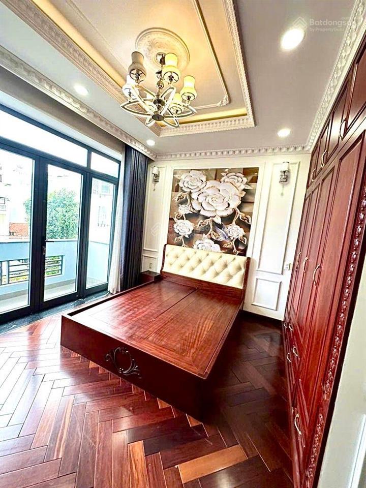 Villa căn góc  mặt tiền đường 12m gò vấp  120m2 ngang 7.6x17m  5 tầng full nt chỉ 16 tỷx