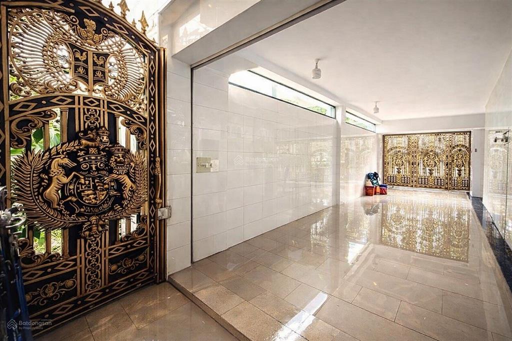 Villa căn góc  mặt tiền đường 12m gò vấp  120m2 ngang 7.6x17m  5 tầng full nt chỉ 16 tỷx