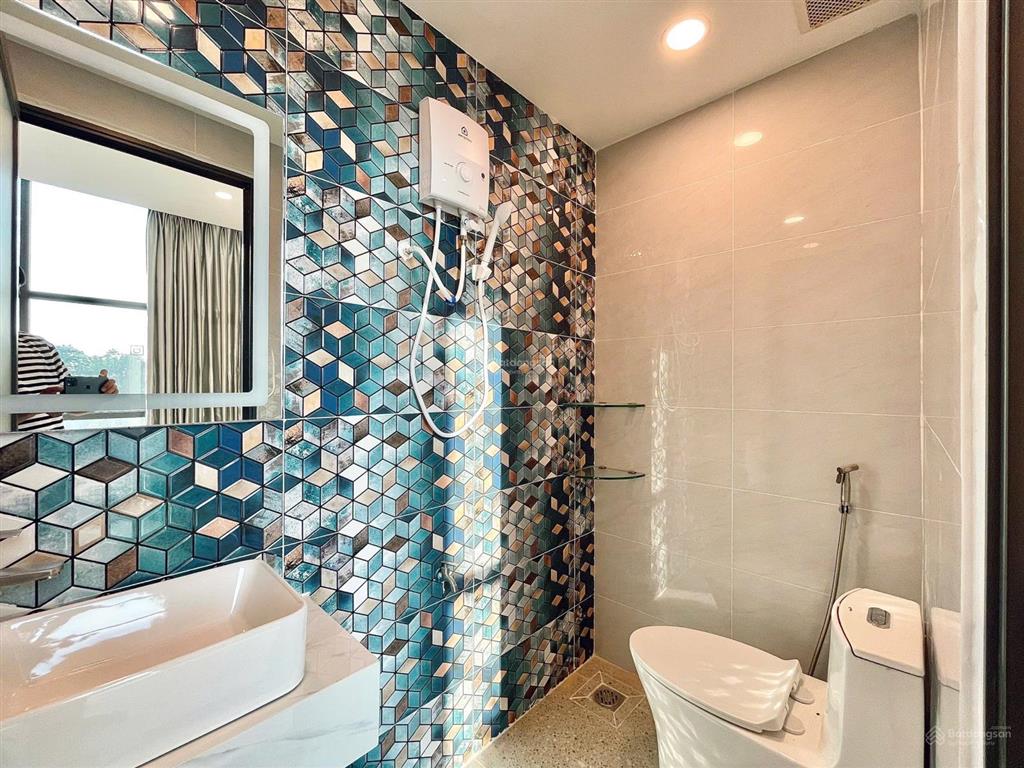 Bán tòa chdv cao cấp, ngang 6.4x18m, gần ga t3 sân bay 15p, thực thu 100tr/tháng chỉ hơn 21 tỷ tl