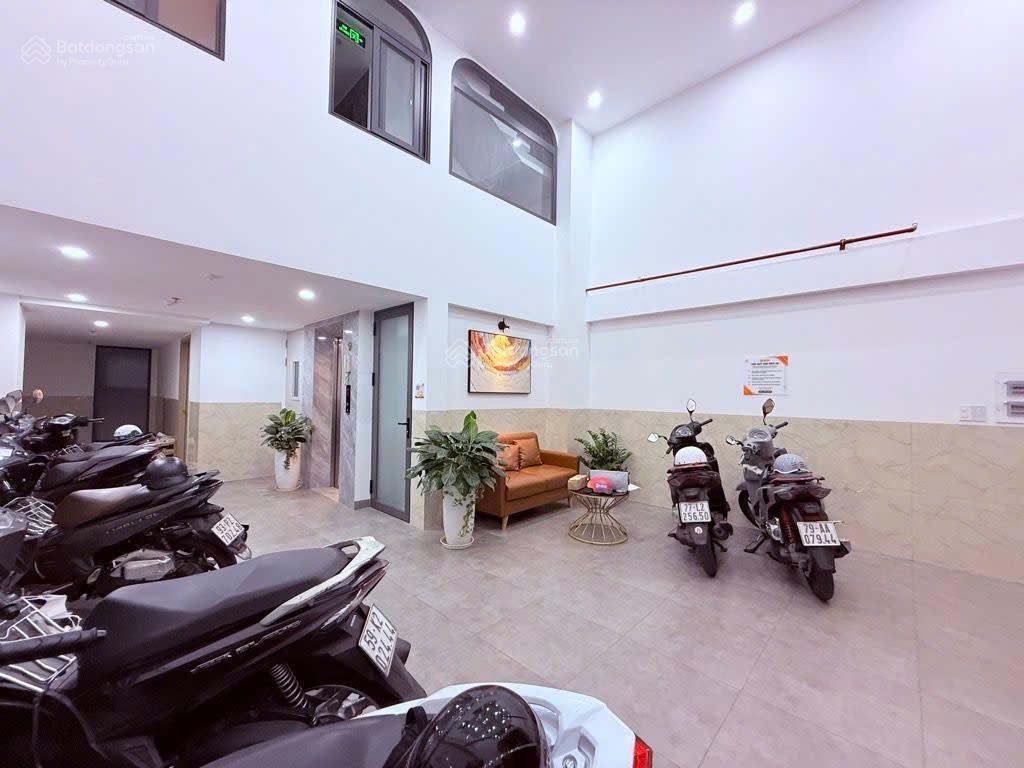 Bán tòa chdv cao cấp, ngang 6.4x18m, gần ga t3 sân bay 15p, thực thu 100tr/tháng chỉ hơn 21 tỷ tl