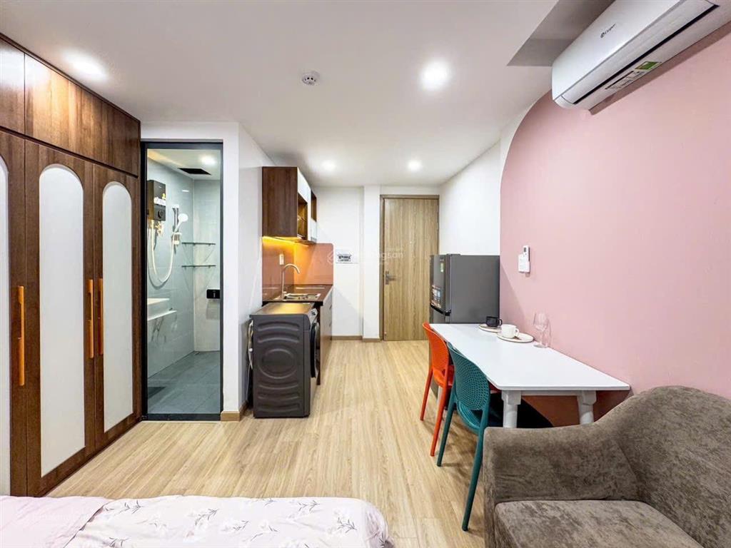 Bán tòa chdv cao cấp, ngang 6.4x18m, gần ga t3 sân bay 15p, thực thu 100tr/tháng chỉ hơn 21 tỷ tl