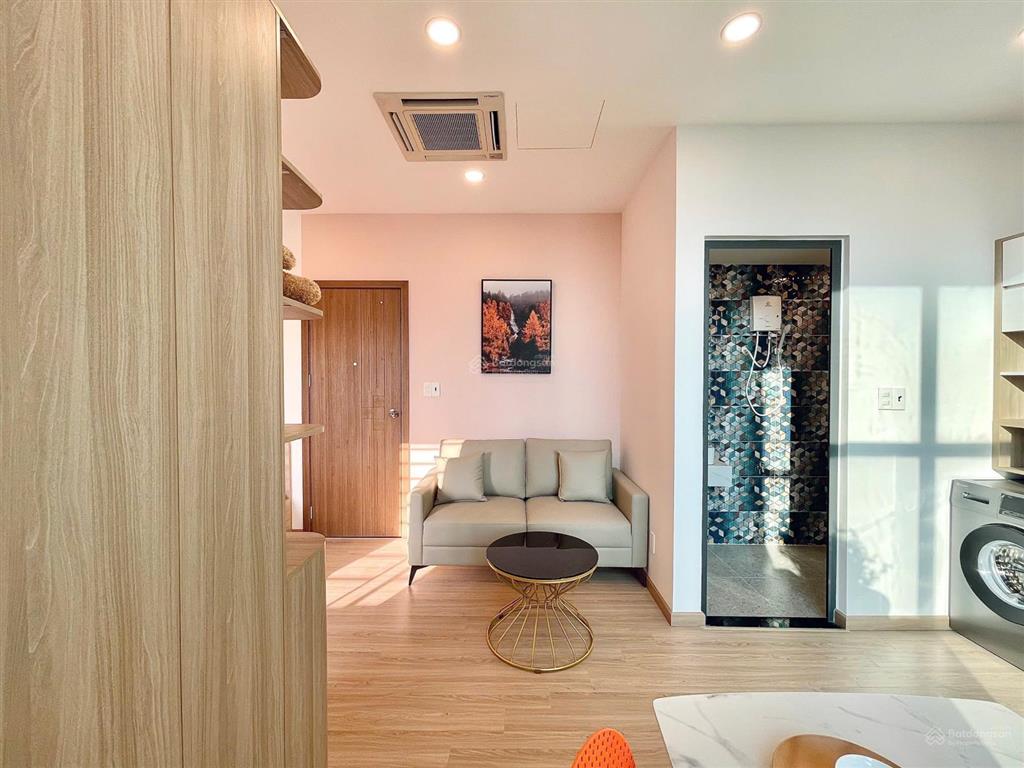 Bán tòa chdv cao cấp, ngang 6.4x18m, gần ga t3 sân bay 15p, thực thu 100tr/tháng chỉ hơn 21 tỷ tl