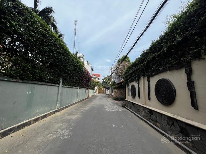 Bán biệt thự cổ tân bình  dt 470m2, ngang khủng 14x35m vuông, đường 8m thông, chỉ 80tr/m2 tl