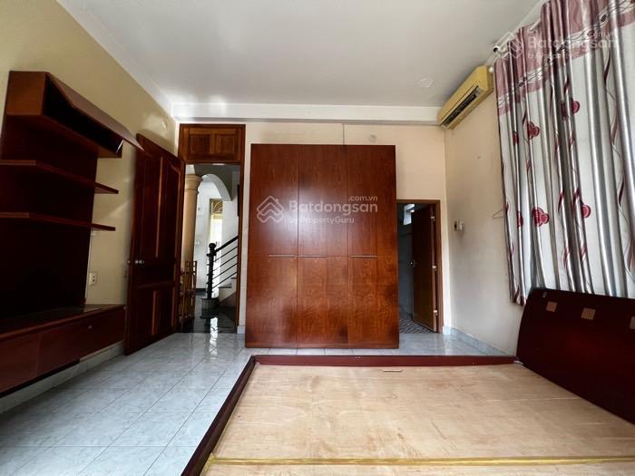 Bán biệt thự cổ tân bình  dt 470m2, ngang khủng 14x35m vuông, đường 8m thông, chỉ 80tr/m2 tl