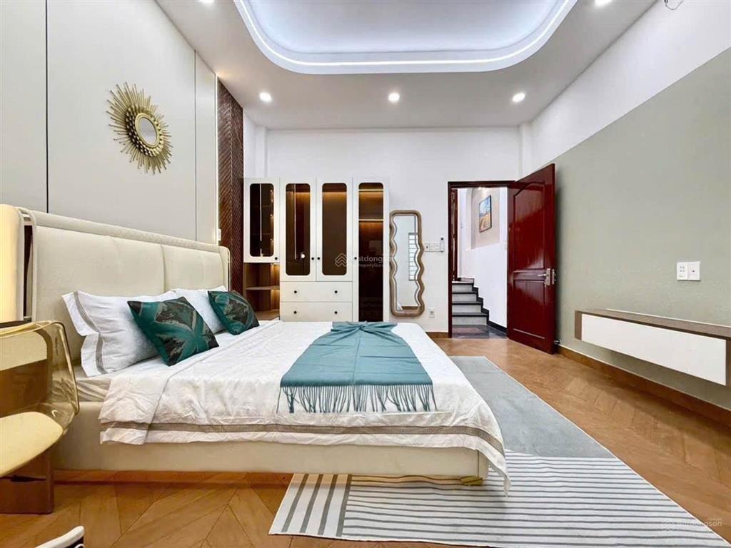 Bán nhà gò vấp  nhà đẹp 4 tầng 70m2 ngay emart phan huy ích chỉ 8 tỷ x tl