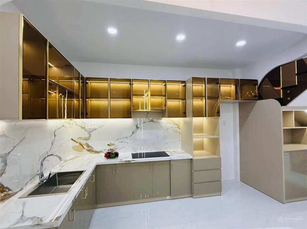 Bán nhà gò vấp  nhà đẹp 4 tầng 70m2 ngay emart phan huy ích chỉ 8 tỷ x tl