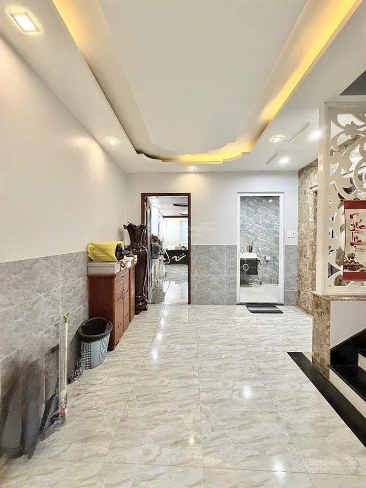 Giáp sân bay  toà building 6 tầng có hầm, mặt tiền đường 16m có vỉa hè, 130m2 chỉ 28 tỷ tl