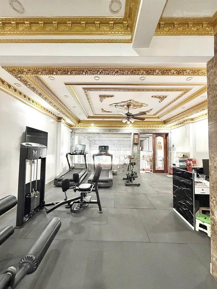 Giáp sân bay  toà building 6 tầng có hầm, mặt tiền đường 16m có vỉa hè, 130m2 chỉ 28 tỷ tl