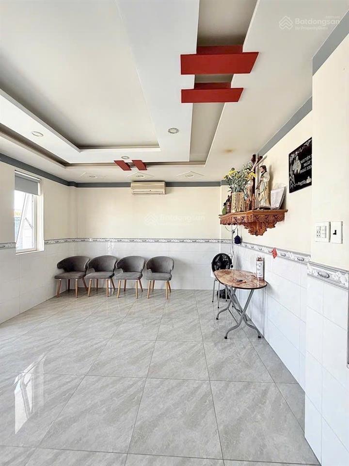 Giáp sân bay  toà building 6 tầng có hầm, mặt tiền đường 16m có vỉa hè, 130m2 chỉ 28 tỷ tl