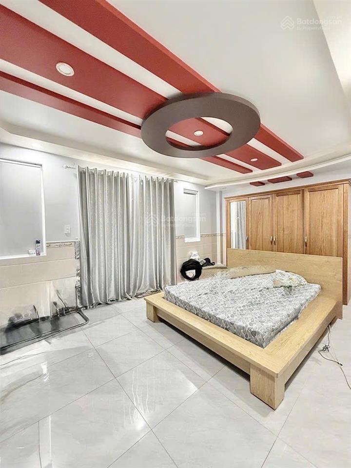 Giáp sân bay  toà building 6 tầng có hầm, mặt tiền đường 16m có vỉa hè, 130m2 chỉ 28 tỷ tl