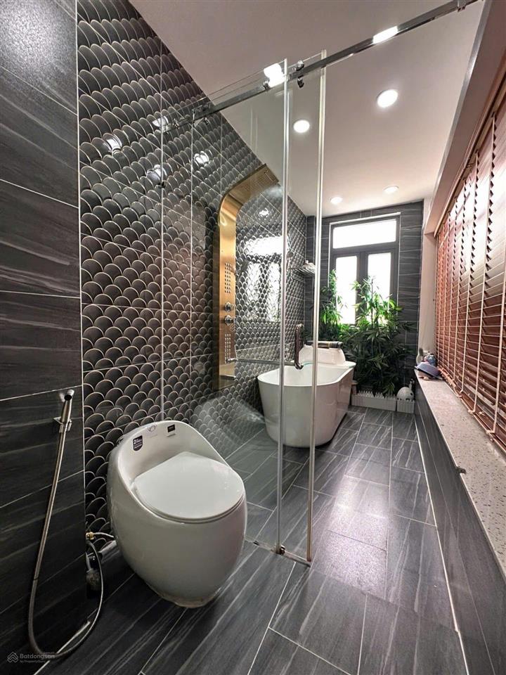 Biệt thự mini ngay cv làng hoa gò vấp, dt 6x20m xe tải thông chỉ 18 tỷ tl