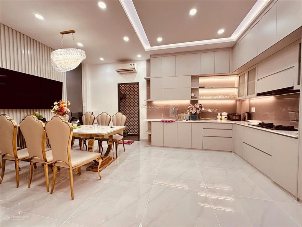 Biệt thự mini ngay cv làng hoa gò vấp, dt 6x20m xe tải thông chỉ 18 tỷ tl