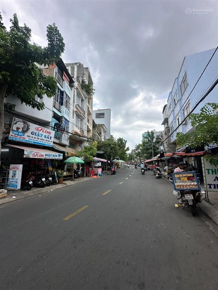 Giá tham khảo tốt trong khu vực  đường 10m có lề phan huy ích, dt 7x28m  4pn chỉ 15.9 tỷ còn tl