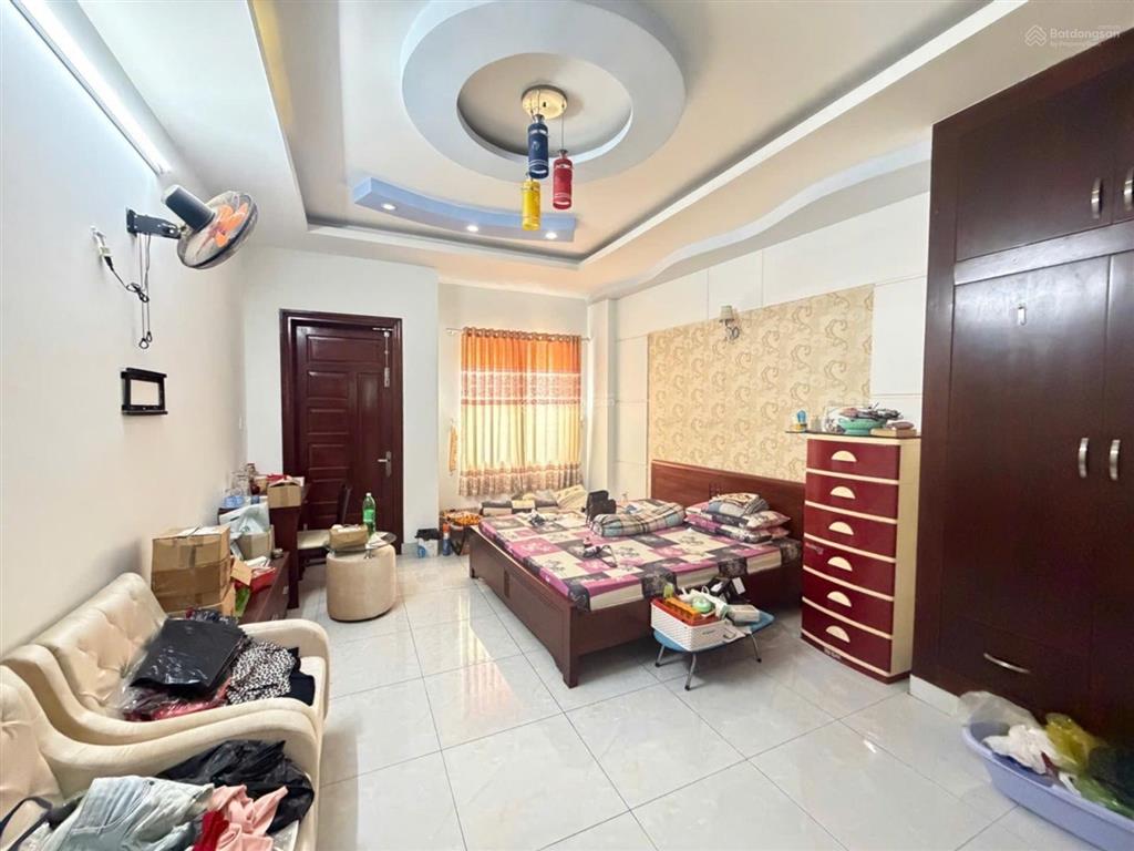 Bán nhà tân bình 75m² 4 tầng ngang 5m hẻm xe hơi ngủ nhà giá 9 tỷ còn bớt