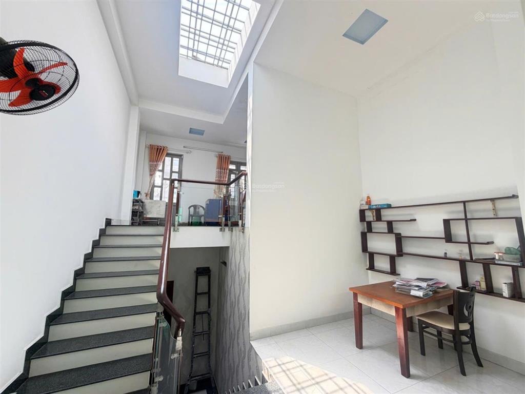 Bán nhà tân bình 75m² 4 tầng ngang 5m hẻm xe hơi ngủ nhà giá 9 tỷ còn bớt